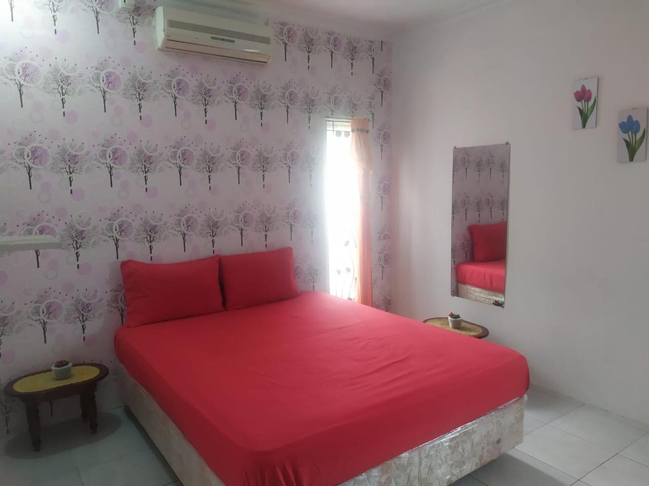 Endah Homestay Syariah Purwokerto Exteriör bild