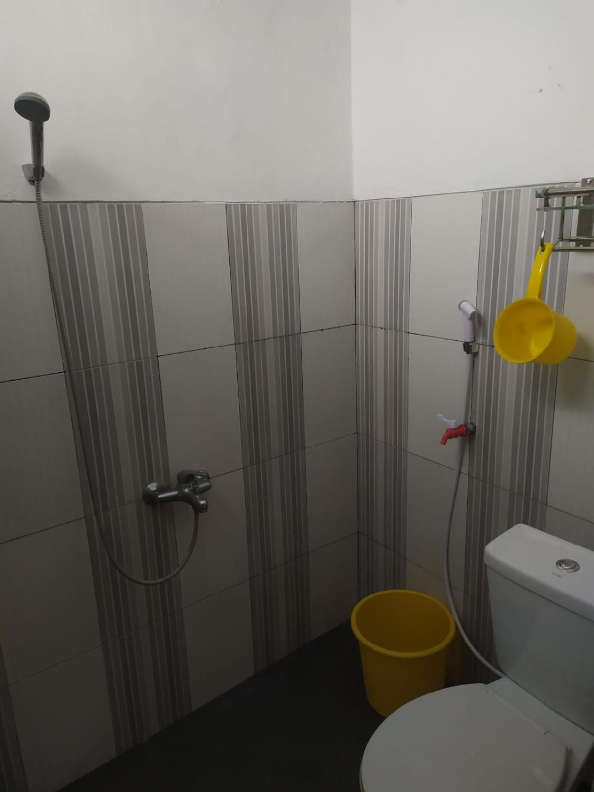 Endah Homestay Syariah Purwokerto Exteriör bild