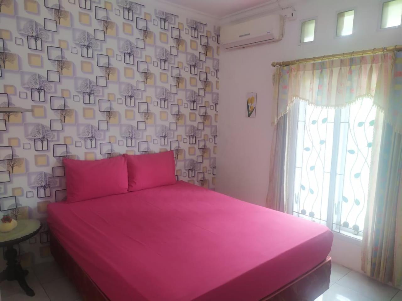 Endah Homestay Syariah Purwokerto Exteriör bild