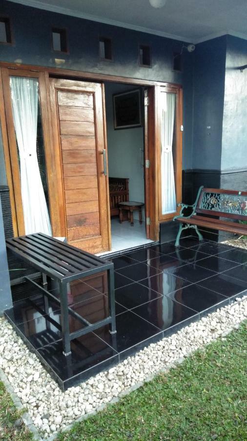 Endah Homestay Syariah Purwokerto Exteriör bild